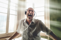 Grandmasterp_A_man_is_screaming_and_raving_in_his_office._He_ha_f2f788d4-c07b-413e-bafb-2eaef1006d8c