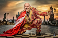 grandmasterp_A_bald_man_in_an_elegant_vibrant_and_intricately_p_f0ecd632-c2a8-4b07-82ba-0a9bd74945e3_ins-Bearbeitet